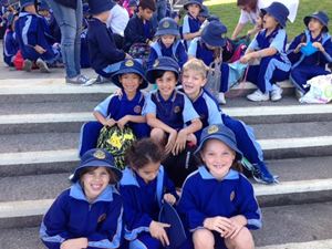 Yr 2 group shot at excursion