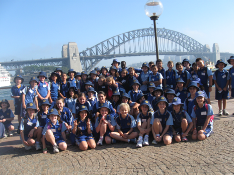 Its a bird, its a plane, no, its the Sydney Harbour Bridge