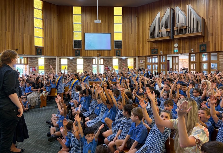 868233255322817_1278818800930925-1