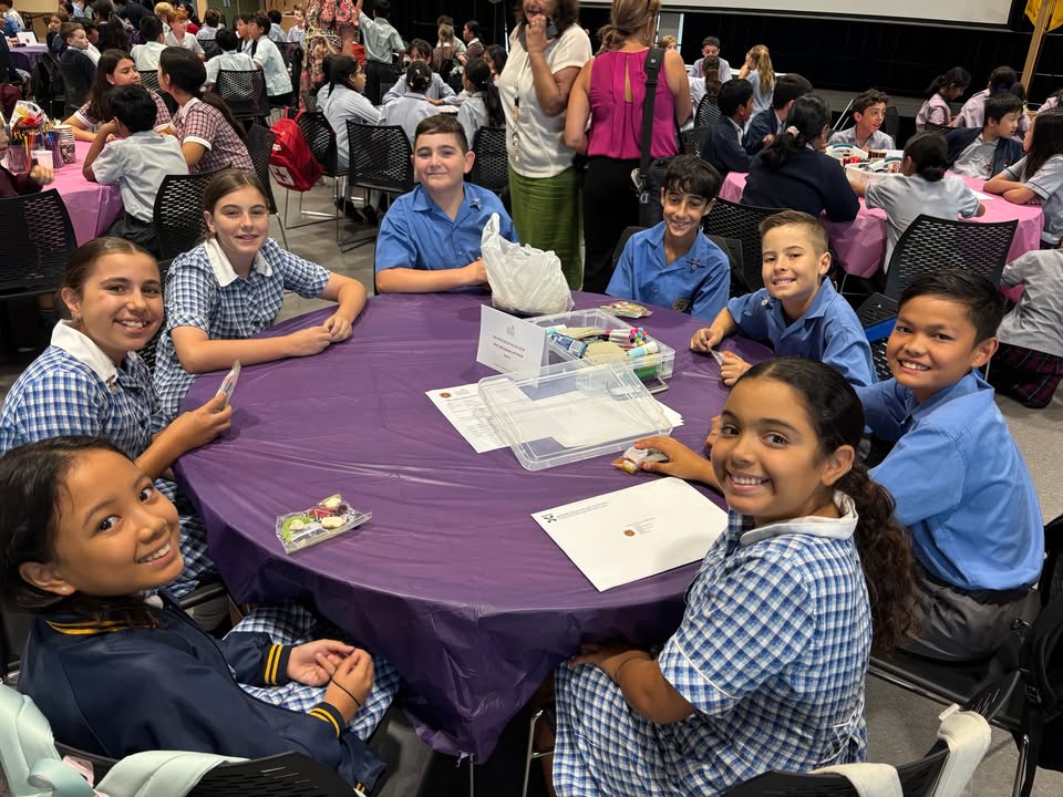 868233255322817_1339781834834621-1